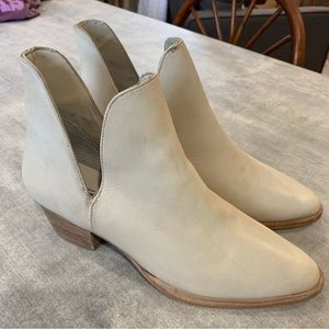 Free People Double V Charm Ankle Boot 38.5 in Ecru Leather